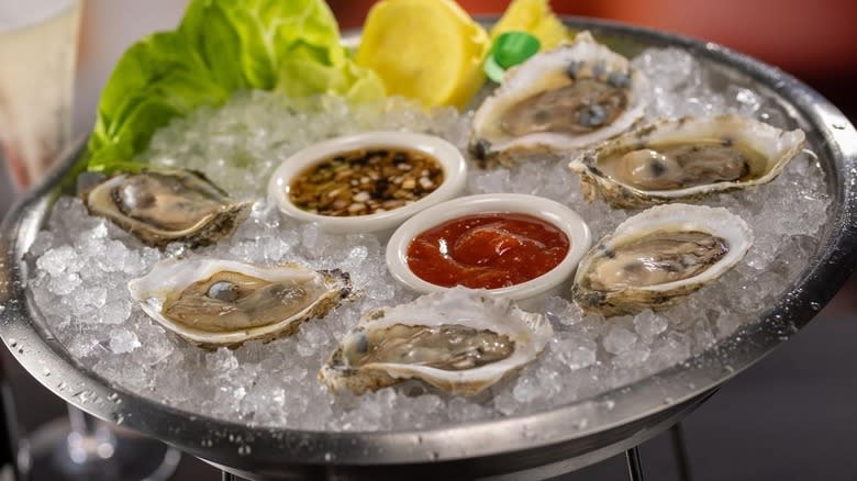 A bowl of oysters