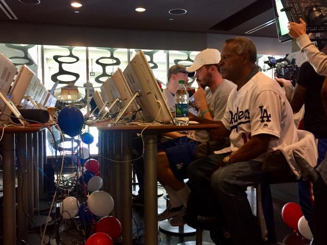 UPDATE: Dodgers Honor Coach Manny Mota