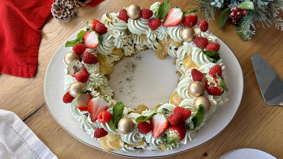 Matcha Berry Pavlova Wreath Recipe