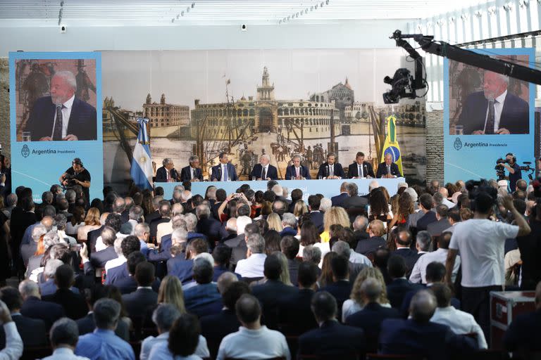 El presidente Alberto Fernandez recibió al presidente de Brasil Luiz Inácio “Lula” da Silva, en la primera visita como  presidente.
Reunión con empresarios en el Museo del Bicentenario
