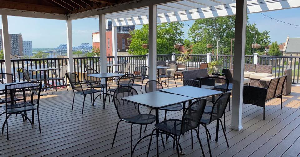 Try the outdoor dining at Fall River Grill.