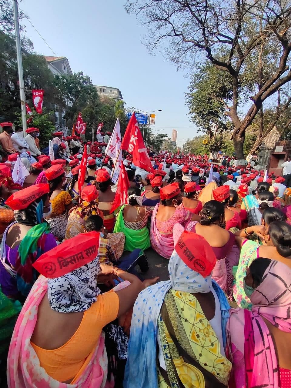 Farmers from 21 districts of Maharashtra made their way to Mumbai on Monday to protest against the Centre’s three new contentious agricultural laws.