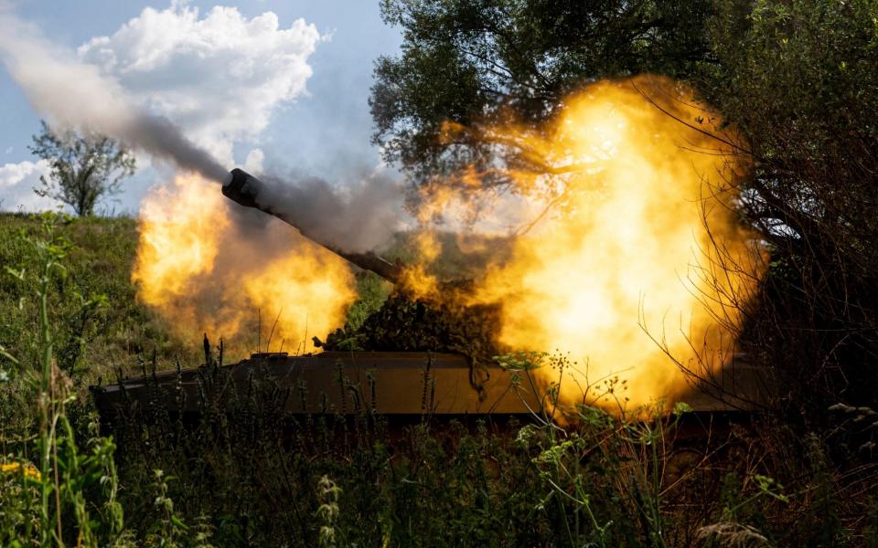 Russia-Ukraine war: Putin's troops 'vulnerable' as counter-offensive in Kherson gains momentum - Evgeniy Maloletka /AP