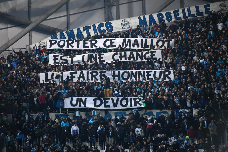 En janvier 2019, l’ambiance est électrique à Marseille. L’élimination contre Andrézieux (0-2) en Coupe de France est la goutte d’eau qui fait déborder le vase. Contre Monaco, à l’occasion de la 20e journée de L1, l’accueil du Vélodrome pour ses joueurs, l’entraîneur Rudi Garcia et les dirigeants est glacial. <em>"Humiliés en Europe, Coupe de la Ligue et Coupe de France. Dirigeants, coach, joueurs, vous êtes la honte de Marseille"</em>, peut-on notamment lire dans les travées. 