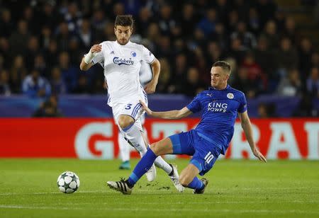 Britain Soccer Football - Leicester City v FC Copenhagen - UEFA Champions League Group Stage - Group G - King Power Stadium, Leicester, England - 18/10/16 Leicester City's Andy King in action with FC Copenhagen's Andrija Pavlovic Reuters / Phil Noble Livepic