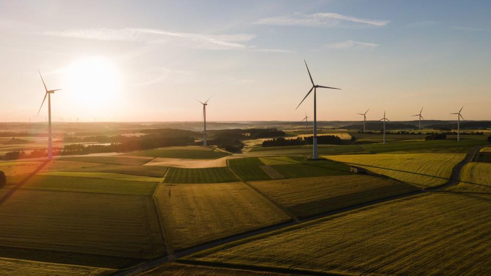 Der Klimawandel hat bei vielen das Bewusstsein für nachhaltige Anlagen geschärft. Erneuerbare Energien zum Beispiel bieten durchaus Chancen.