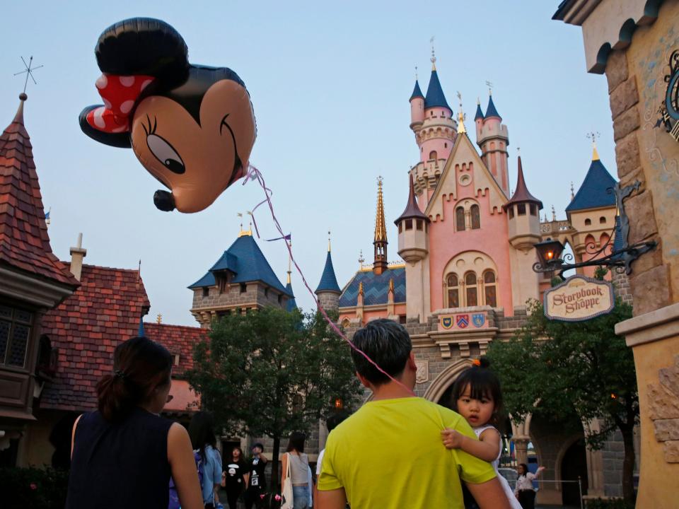 hong kong disneyland castle