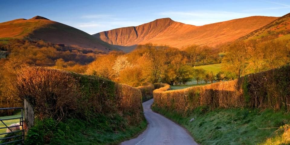 black mountain pass in brecon beacons, wales