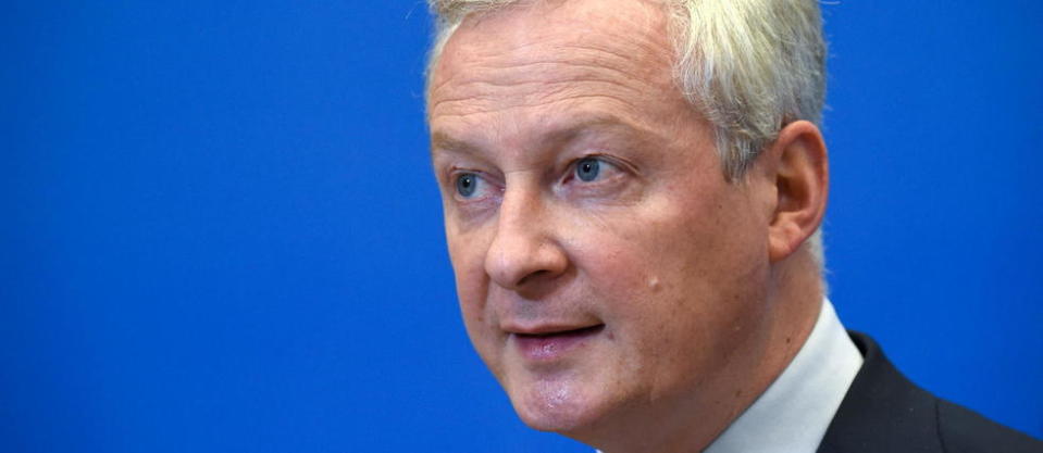 Le ministre de l'Économie, Bruno Le Maire, en conférence de presse après une réunion du Comité stratégique de la filière automobile, le lundi 26 avril 2021.
