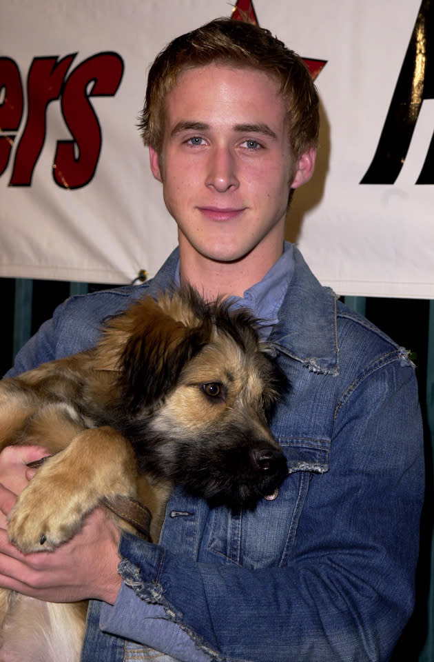 Ryan Gosling mit seinem Hund George im Jahr 2001. (Bild: Getty Images)