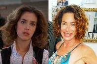 Claudia Wells interpretó a Jennifer Parker, novia de Marty, pero solo en la película original. Fue sustituida por Elisabeth Shue en las dos entregas posteriores. La artista no ha tenido una carrera muy prolífica y ha participado en episodios de series como 'Fast Times' (1986) o 'El mentalista' (2011). También es dueña de una tienda de ropa en Los Ángeles. (Foto: Universal Pictures / Instagram / <a href="https://www.instagram.com/p/CBD5q0-Dmas/" rel="nofollow noopener" target="_blank" data-ylk="slk:@theclaudiawells;elm:context_link;itc:0;sec:content-canvas" class="link ">@theclaudiawells</a>)