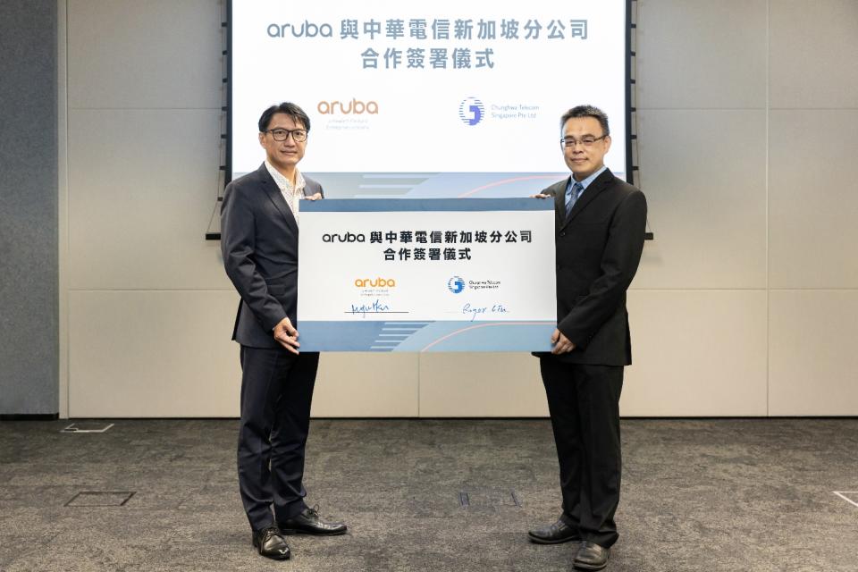 <div> <i><div><i>Image: Director and General Manager of Growth and Emerging Markets and Taiwan at Aruba Magic Hsu (Left) and General Manager of Chunghwa Telecom Singapore Roger Liu (Right) conducted a signing ceremony to jointly provide flexible and agile overseas managed services to enterprise customers.</i></div></i> </div>