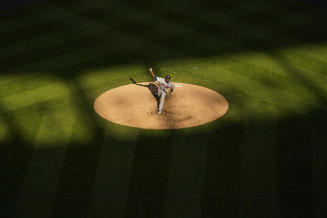 Gray strikes out career-high 13, Twins top Astros in extras