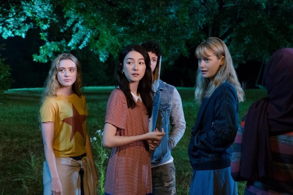 Kathryn Newton, Natasha Liu Bordizzo, Jacques Colimon, Rachel Keller in The Society