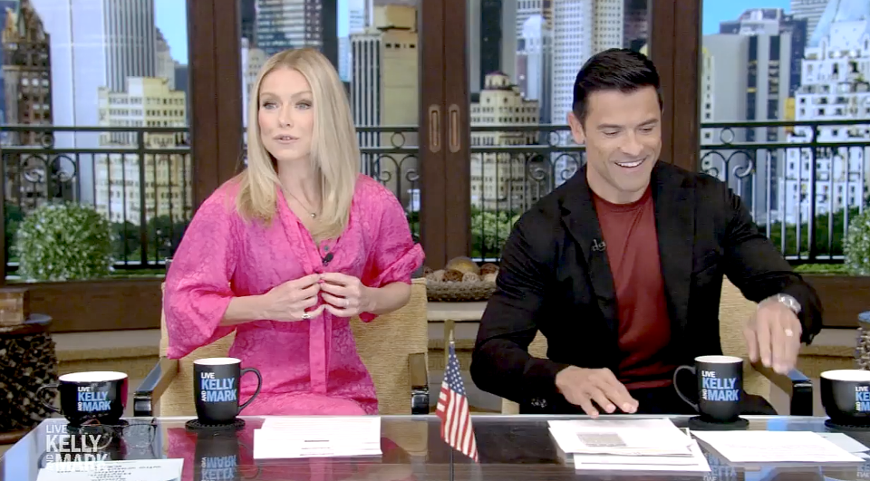 Kelly Ripa Wardrobe Malfunction on Live