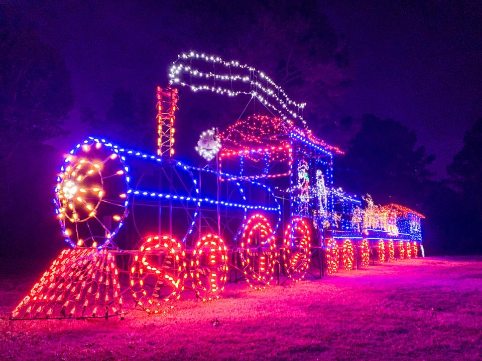 ELJ Farms light show is over 1 mile long and consists of 1 million light bulbs.