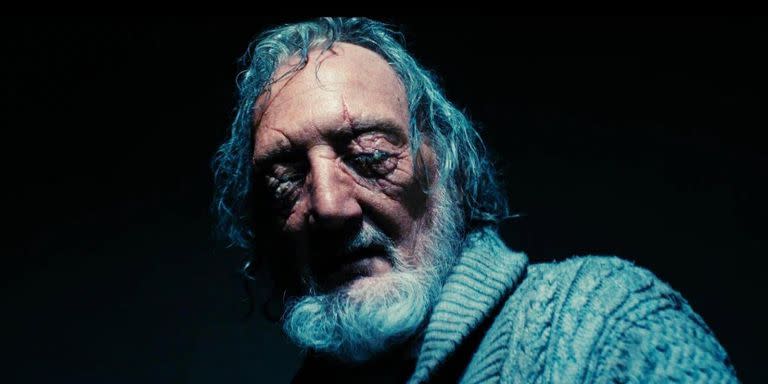 Robert Englund, el Freddy Krueger original, interpreta a Victor Creel, asesino de su familia que puede tener las claves para entender la naturaleza del Otro Lado.