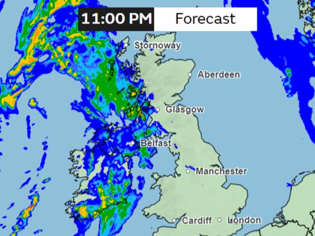 Met Office warns rain will lash UK with more than 140 flood alerts issued