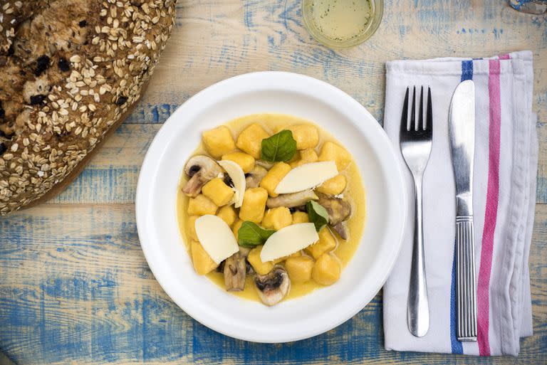 Porque al frío se lo combate con un plato calentito