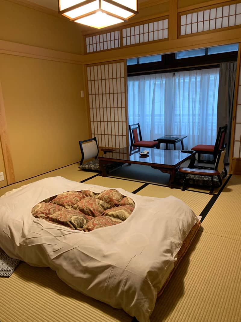 A futon bed in one of the rooms of Sumie Tamura's inn in Kusatsu. Lars Nicolaysen/dpa