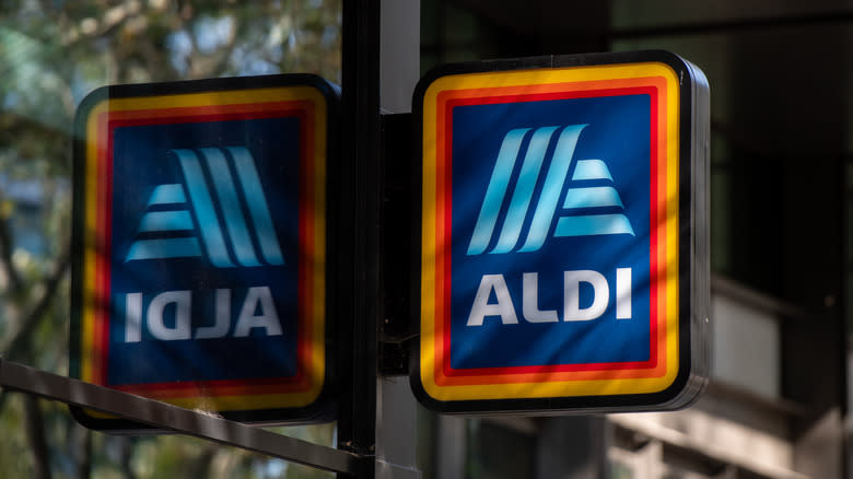 Aldi sign