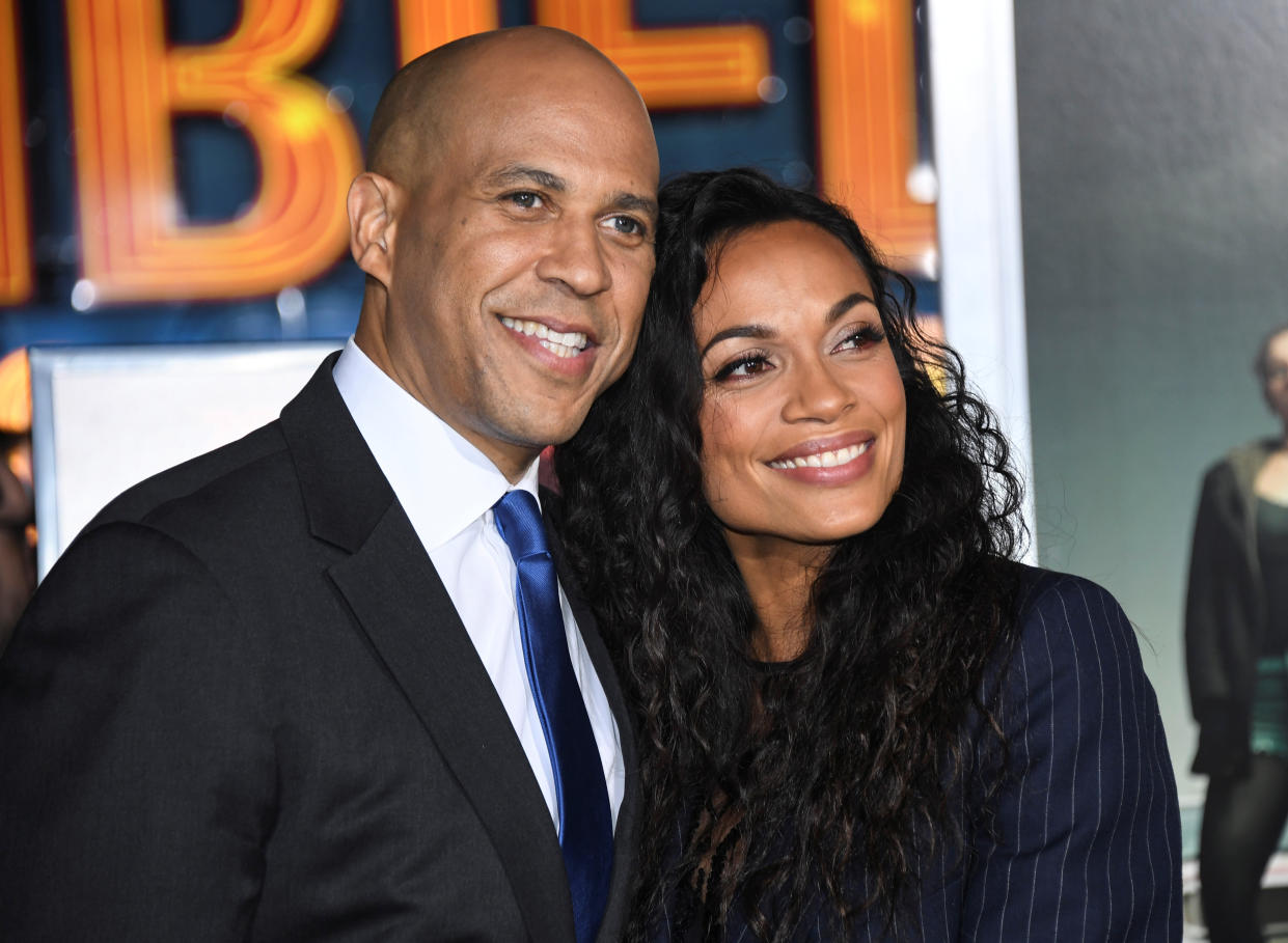 Cory Booker and Rosario Dawson have no plans to get engaged over the holidays. (Photo: REUTERS/Phil McCarten)