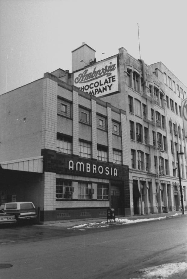 Exterior view of the Ambrosia Chocolate Factory, Milwaukee, Wisconsin, Feb. 17, 1992. The photo was taken the same day that serial killer Jeffrey Dahmer, who had been employed there, was sentenced to life imprisonment for his crimes.<p><a href="https://www.gettyimages.com/detail/53369796" rel="nofollow noopener" target="_blank" data-ylk="slk:William Franklin McMahon/Getty Images;elm:context_link;itc:0;sec:content-canvas" class="link ">William Franklin McMahon/Getty Images</a></p>