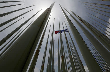 The Cuban flag flies in front of the U.S. embassy in Havana, Cuba, July 20, 2016. REUTERS/Enrique de la Osa