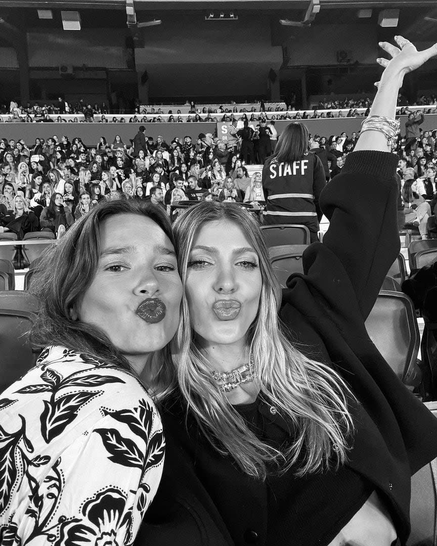 Cande Ruggeri y Manu Viale juntas en el concierto de María Becerra en River