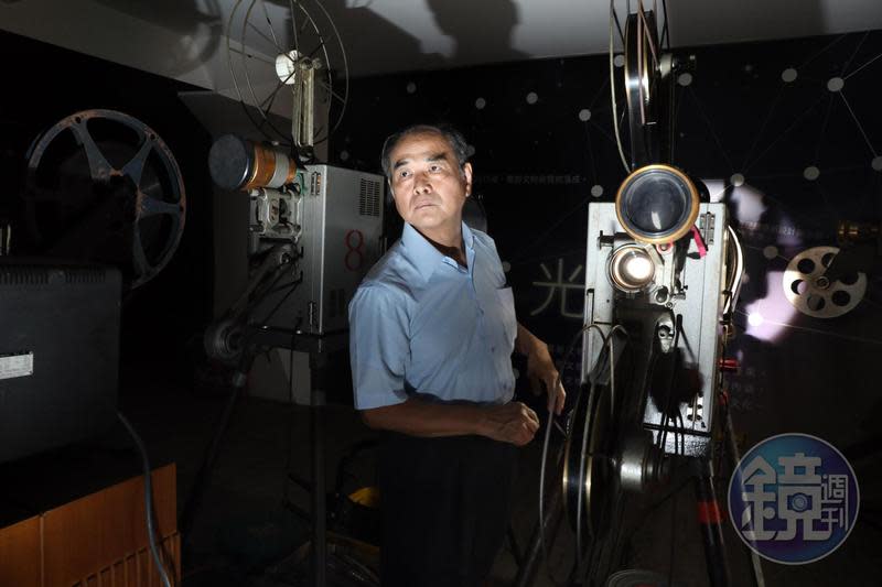 黃炳熙10多歲就踏入電影圈，近年他將珍藏的碳棒放映機、老膠卷等珍貴文物公開展示，在影城打造免費參觀的電影文物館。