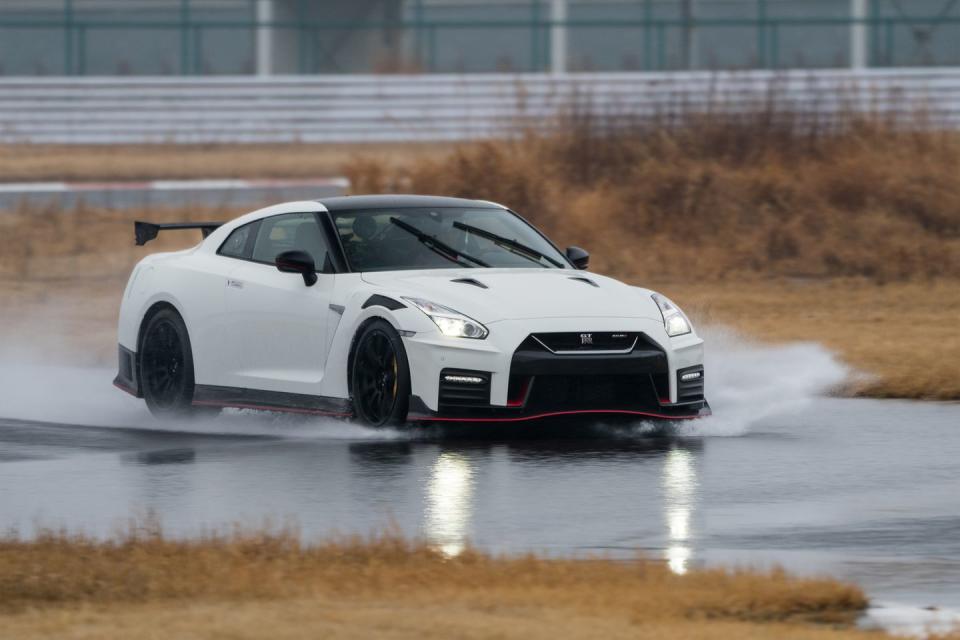<p>The 2020 GT-R receives a host of updated engine components and revised chassis tuning. Its hand-built twin-turbo 3.8-liter V-6 continues to make a potent 565 horsepower and 481 lb-ft of torque. However, Nissan traded out the old turbos for a pair of new ones that the company says make the engine more efficient and responsive at low revs.</p>