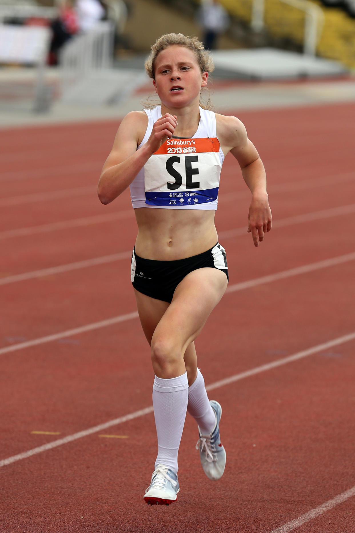 Bobby Clay durante los 1.500 metros del tercer día de competencia de los Sainsburys School Games en 2013. El evento se celebró en el Don Valley Stadium de Sheffield. Foto: AP/Chris Radburn/PA Wire