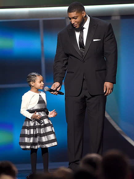 Devon Still's Daughter Leah, 5, Presents NFL Comeback Award After Beating Her Own Cancer Diagnosis| Personal Success, Health, National Football League