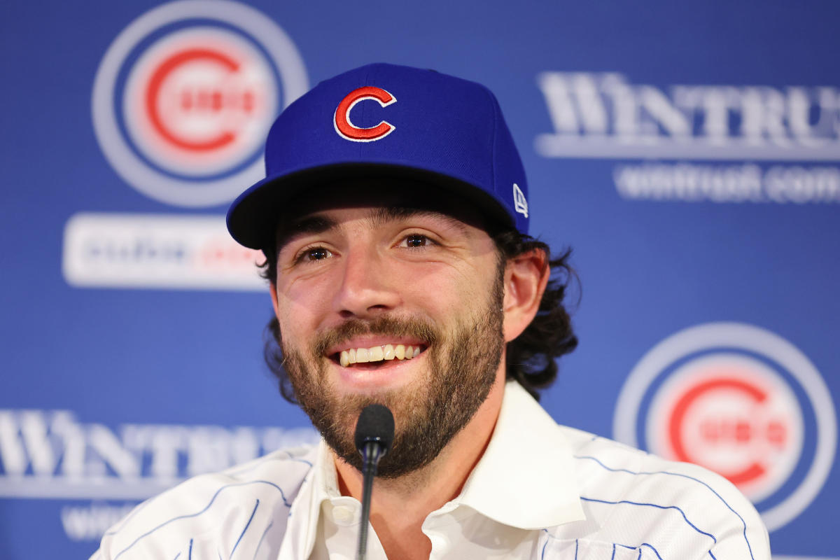 The Cubs introduce their new $177 million shortstop, Dansby