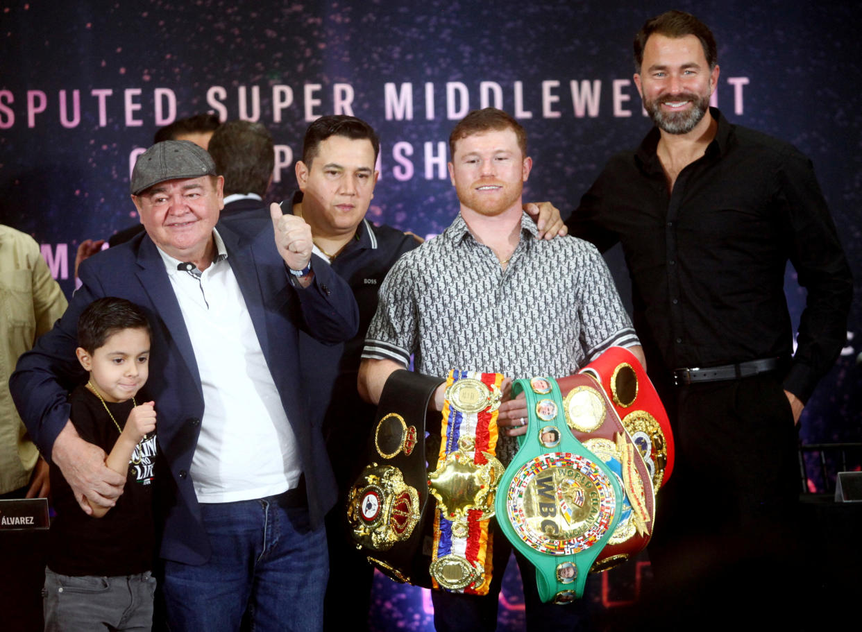 Canelo Álvarez pondrá en juego el campeonato indiscutido de peso mediano contra John Ryder en el Estadio Akron. (REUTERS/Fernando Carranza)