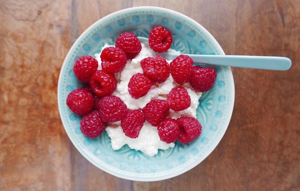 Cottage cheese and berries