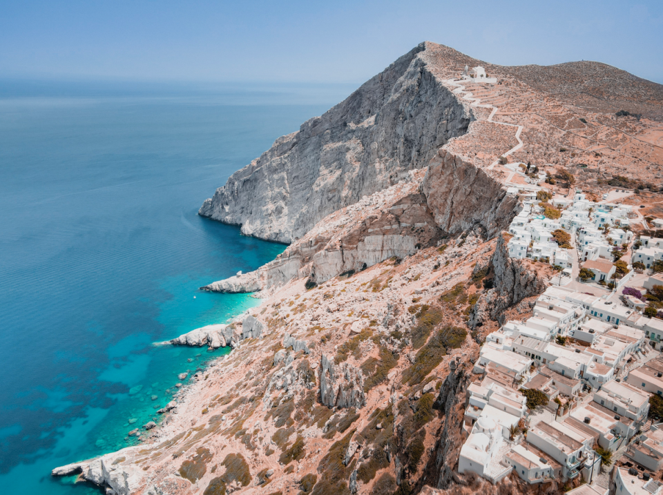 Epic landscapes on the isle of Folegandros (Gundari)