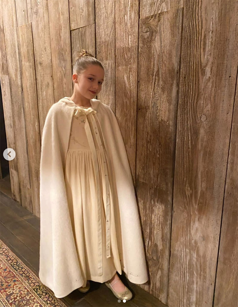 Harper Beckham dans sa robe Bonpoint
