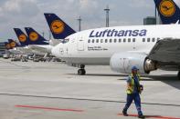 <b>Lufthansa: </b> In classifica, al nono posto, c’è anche il colosso tedesco. Al momento l'età media della sua flotta è di 12,4 anni, ma è destinata a scendere l'anno prossimo con il ritiro dei Boeing 737-300 e 737-500, che verranno sostituiti dai nuovissimi Airbus A320neo.