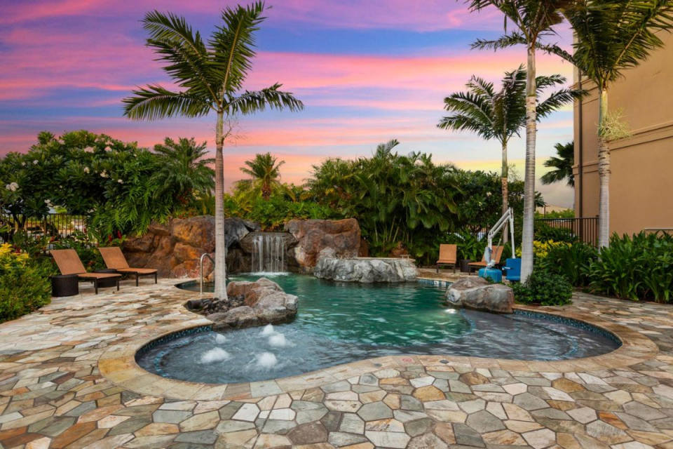 King studio suites boast a private pool (Embassy Suites By Hilton, Oahu Kapolei)
