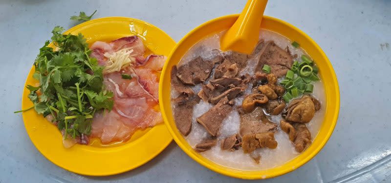 hon kee - fish and innards porridge 