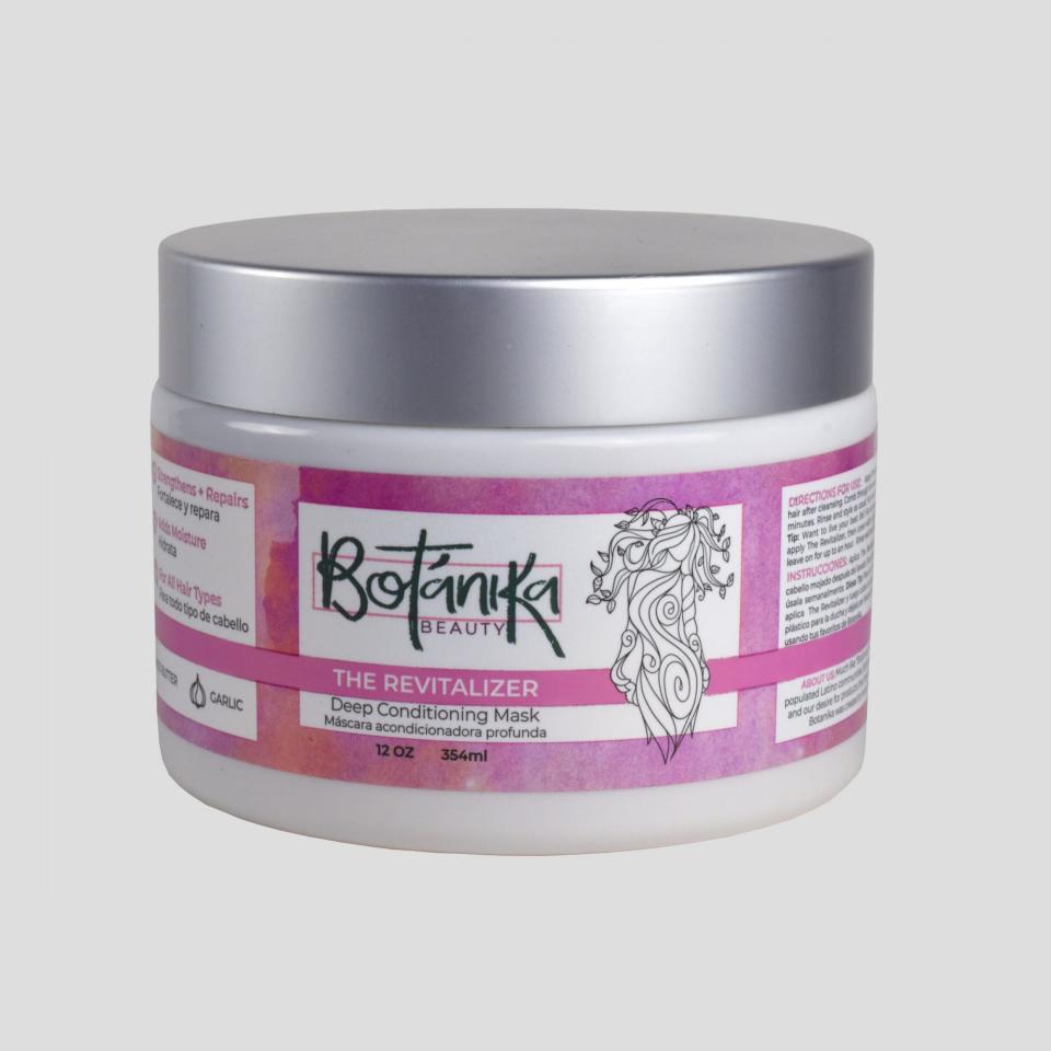 <p>Restaura tu cabello dañado con esta mascarilla profunda super hidratante a base de ajo, aguacate y mantequilla de mango. The Revitalizer, de Botanika Beauty. $11.99. <a href="https://www.botanikabeauty.com/shop/the-revitalizer" rel="nofollow noopener" target="_blank" data-ylk="slk:botanikabeauty.com;elm:context_link;itc:0;sec:content-canvas" class="link ">botanikabeauty.com</a></p>