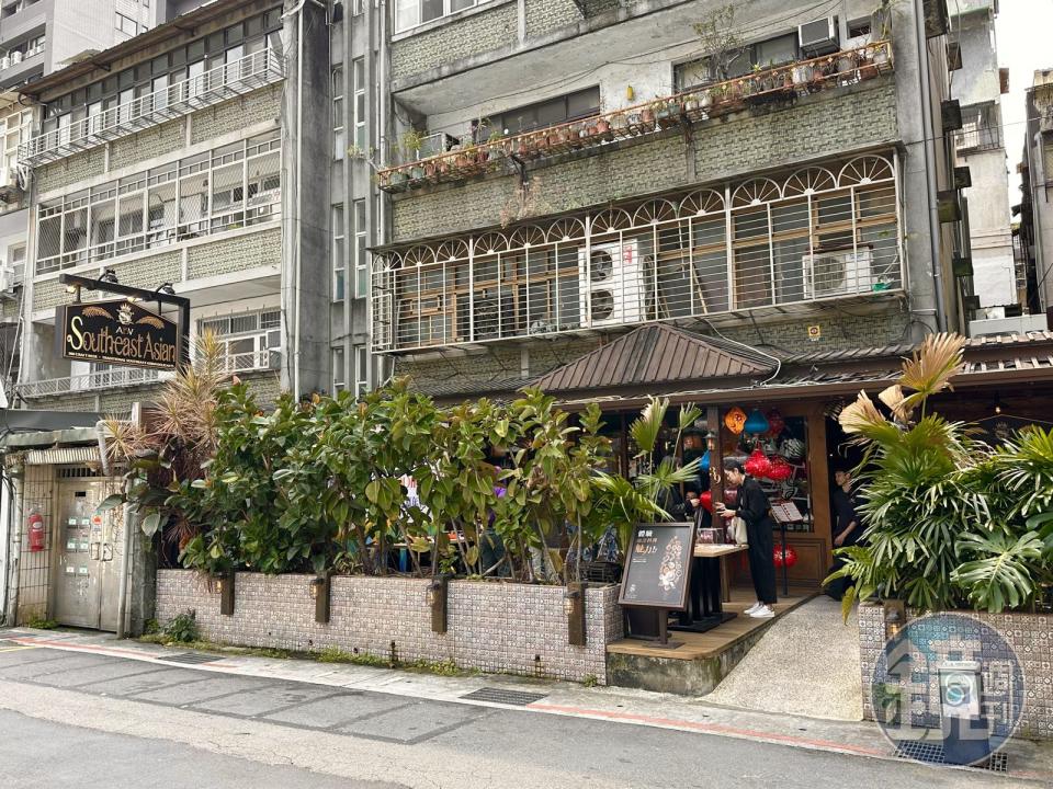 「ABV南洋餐酒館」是ABV Bar & Kitchen餐飲集團的第10家分店。