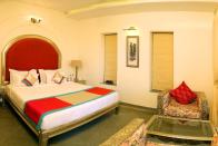 <p>All five bedrooms have king-sized beds and attached bathrooms with showers. (Airbnb) </p>