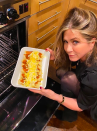 Pour Thanksgiving, Jennifer Aniston a préparé non pas une dinde mais... des enchilladas ! (crédit Instagram Jennifer Aniston)