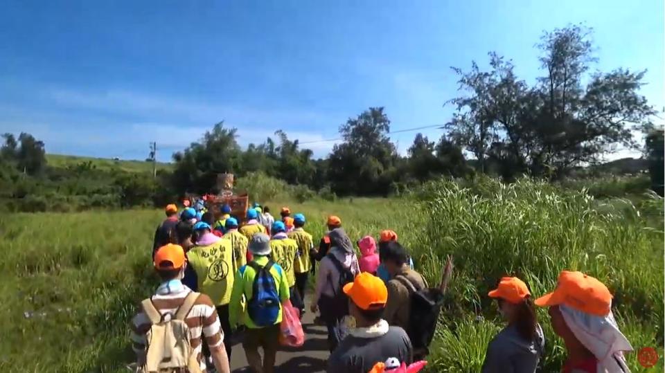 <p>白沙屯拱天宮黑面二媽遊庄遶境。（圖／翻攝自白沙屯媽祖網路電視台）</p>
