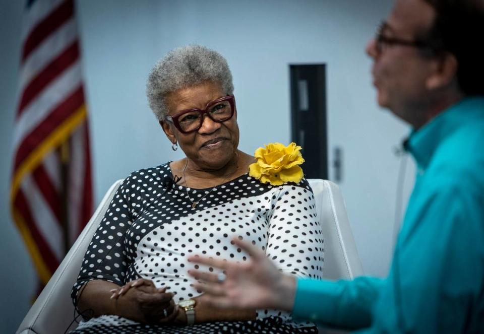 Bea Hines on stage at the North Dade Regional Library with the Herald’s Jeff Kleinman on Feb. 16. Hines talked about her triumphs and tribulations as the first female black reporter at the Miami Herald.