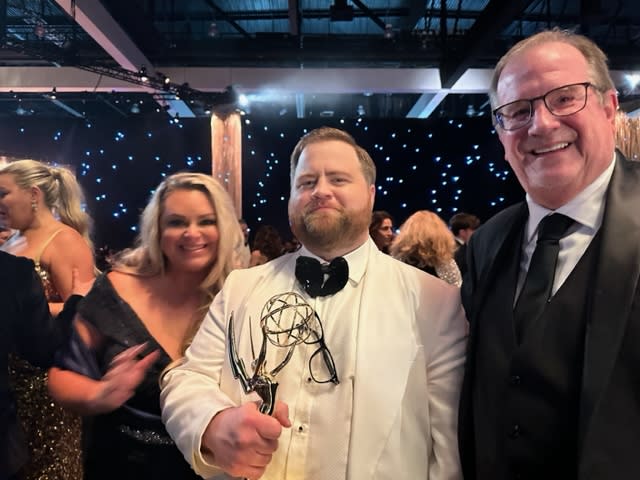 Pete and Paul Walter Hauser at the 2023 Emmys