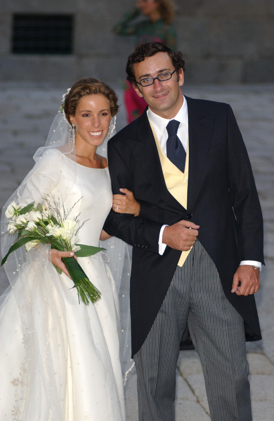 Ana Aznar y Alejandro Agag protagonizaron una boda de 'estado' en 2002 a la que asistieron invitados del mundo de la política o el espectáculo. (Photo by Carlos Alvarez/Getty Images)