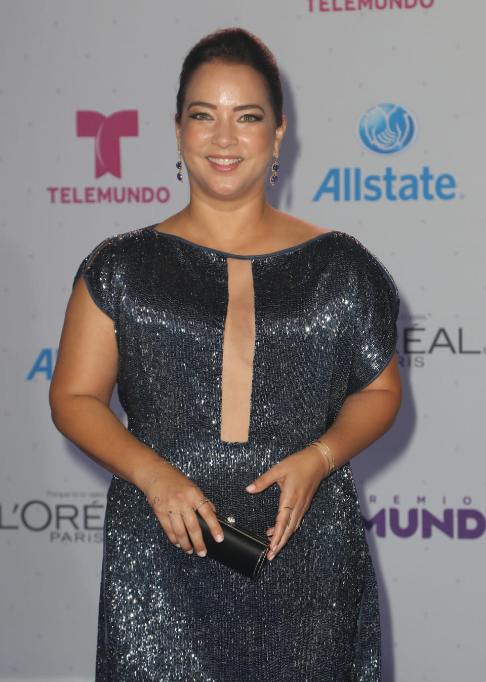 Adamari López estuvo en la velada de Premios Tu Mundo, pero dio mucho de qué hablar por cuenta de su figura.